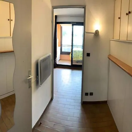 For 4 People Apartment Six-Fours-les-Plages