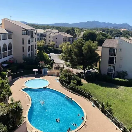 For 4 People Six-Fours-les-Plages